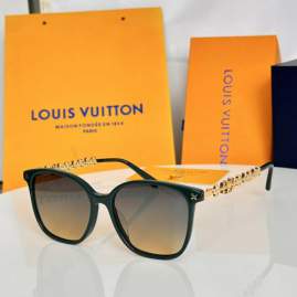 Picture of Louis Vuitton Sunglasses _SKUfw79339247fw